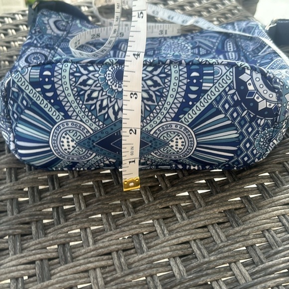 Sakroots Artists circle blue crossbody purse. New without tags. - Picture 8 of 11